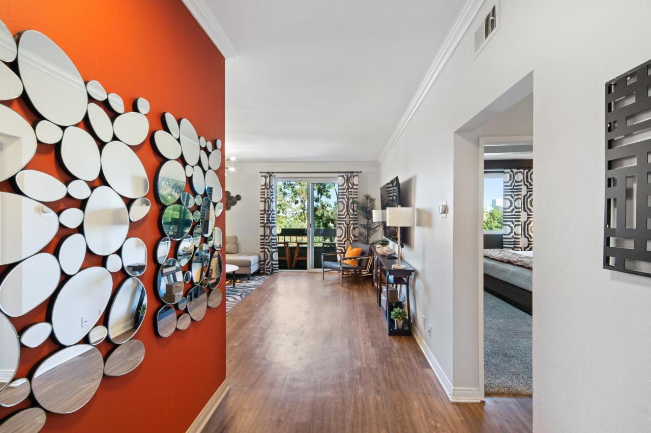 Beverly Hills 2 Bed 2 Bath Penthouse With Den And Parking 414 Los Angeles Eksteriør billede