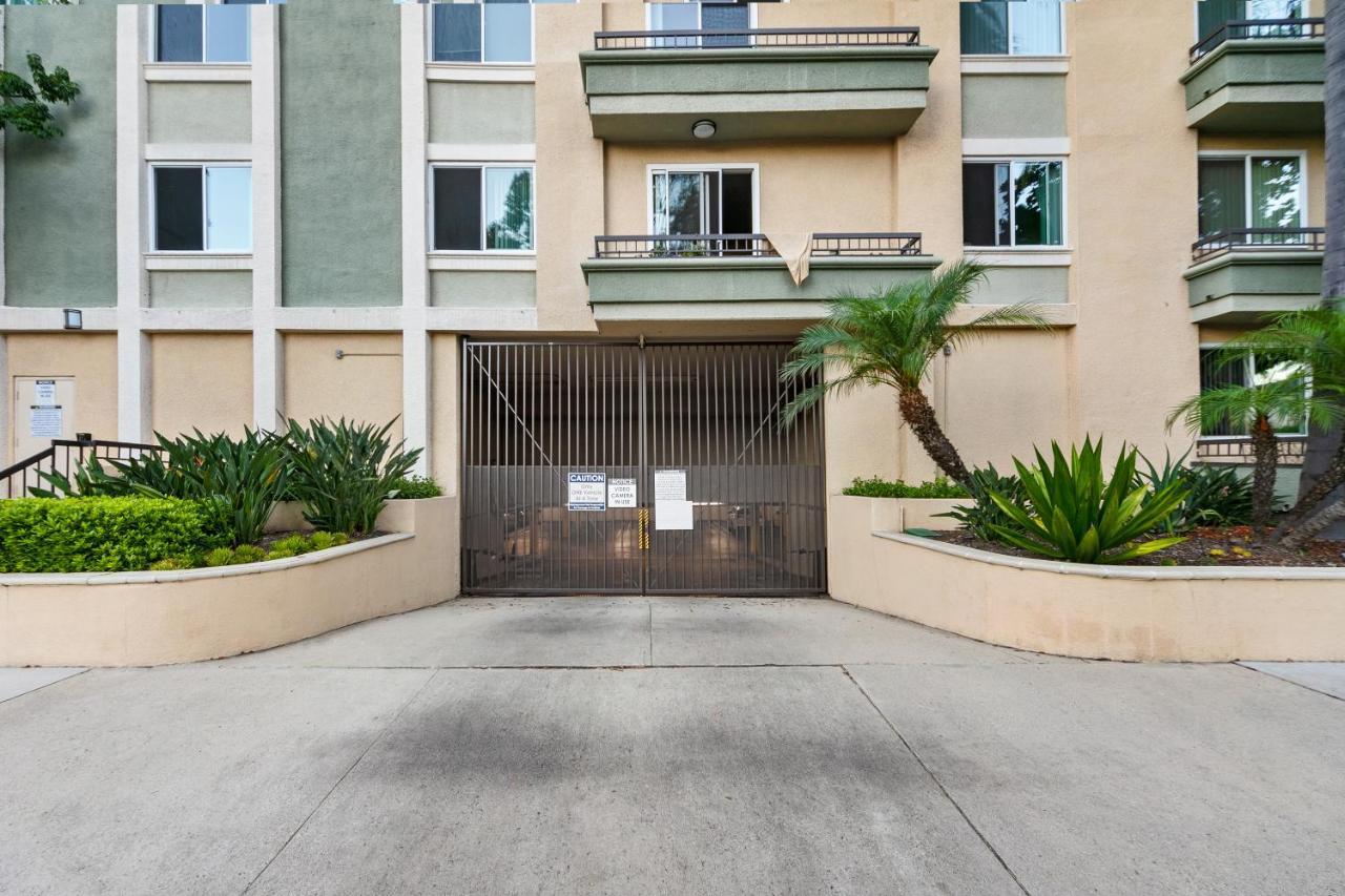 Beverly Hills 2 Bed 2 Bath Penthouse With Den And Parking 414 Los Angeles Eksteriør billede