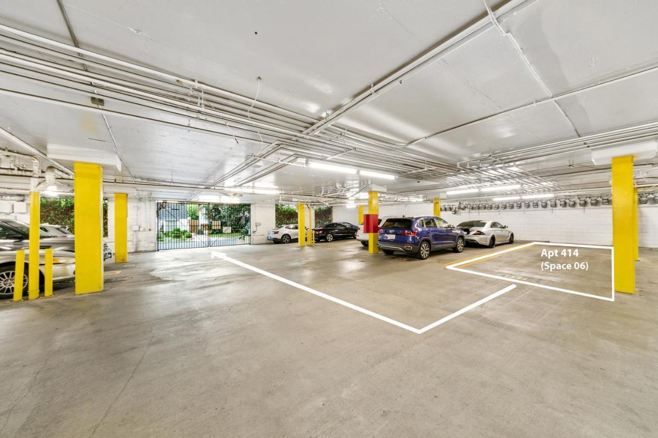 Beverly Hills 2 Bed 2 Bath Penthouse With Den And Parking 414 Los Angeles Eksteriør billede