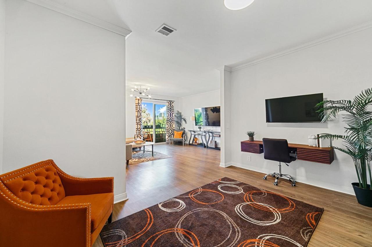 Beverly Hills 2 Bed 2 Bath Penthouse With Den And Parking 414 Los Angeles Eksteriør billede