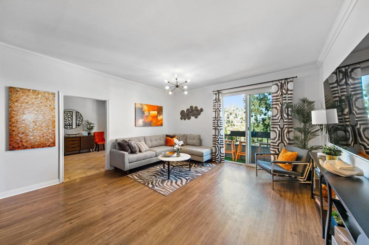 Beverly Hills 2 Bed 2 Bath Penthouse With Den And Parking 414 Los Angeles Eksteriør billede