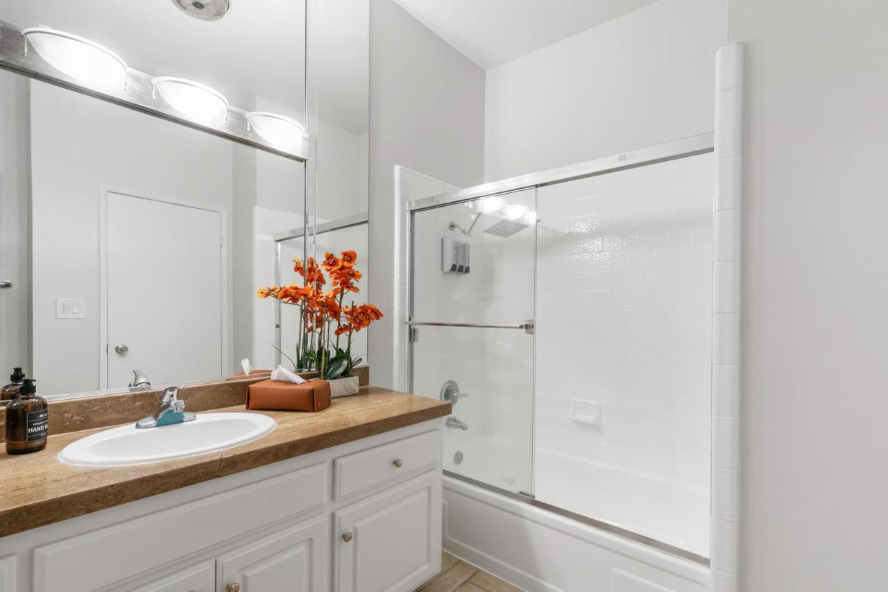 Beverly Hills 2 Bed 2 Bath Penthouse With Den And Parking 414 Los Angeles Eksteriør billede