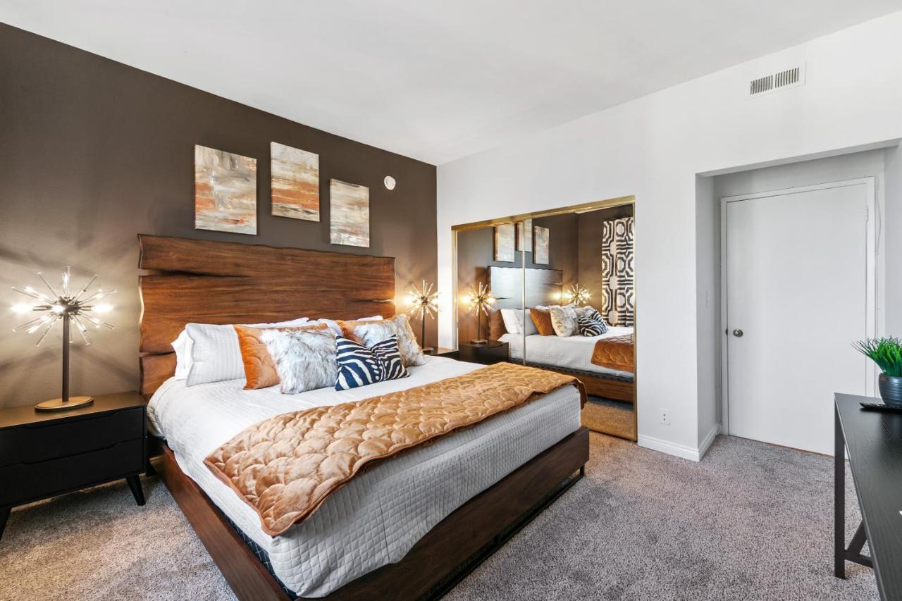 Beverly Hills 2 Bed 2 Bath Penthouse With Den And Parking 414 Los Angeles Eksteriør billede