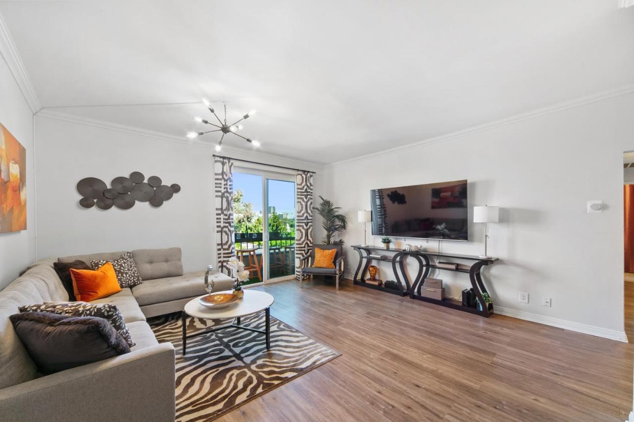Beverly Hills 2 Bed 2 Bath Penthouse With Den And Parking 414 Los Angeles Eksteriør billede