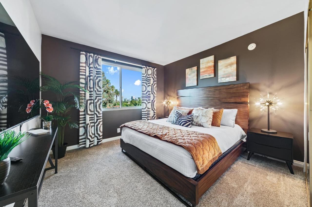 Beverly Hills 2 Bed 2 Bath Penthouse With Den And Parking 414 Los Angeles Eksteriør billede