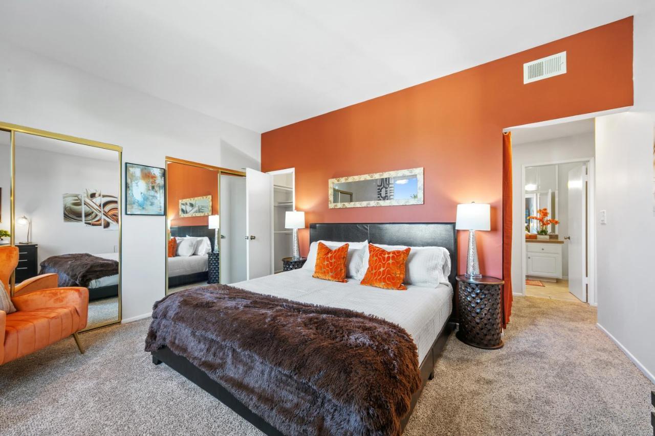 Beverly Hills 2 Bed 2 Bath Penthouse With Den And Parking 414 Los Angeles Eksteriør billede