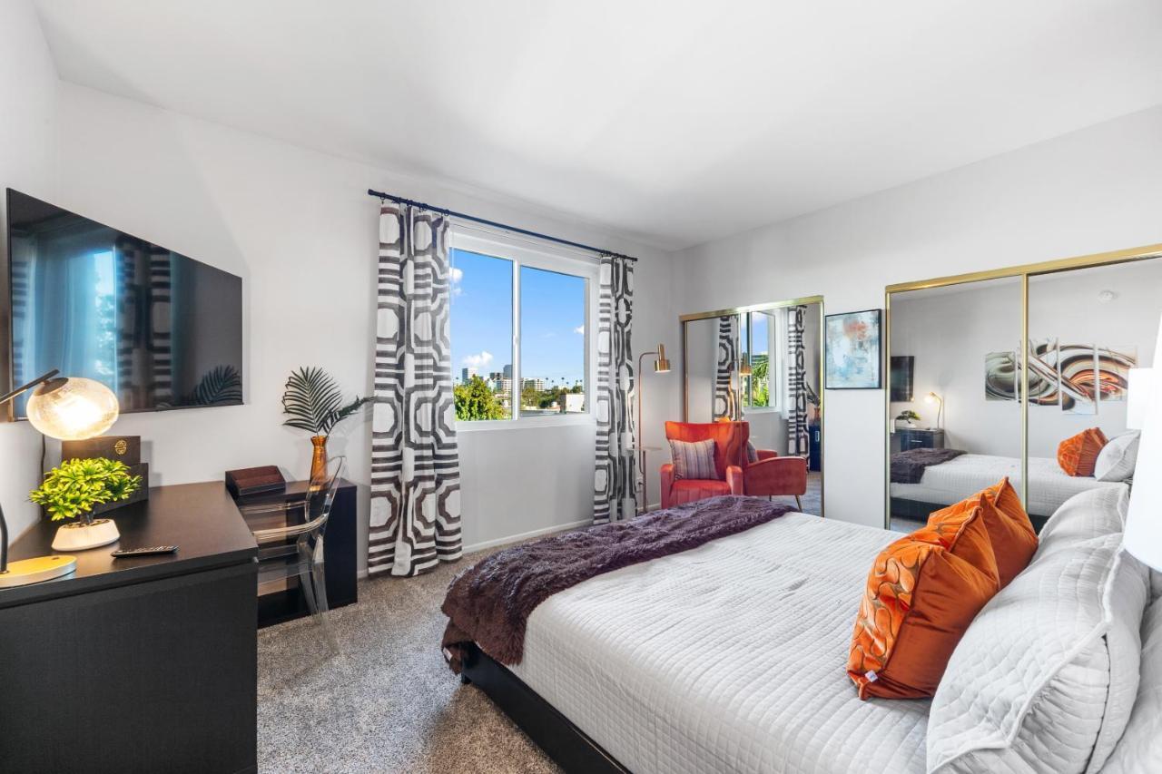 Beverly Hills 2 Bed 2 Bath Penthouse With Den And Parking 414 Los Angeles Eksteriør billede