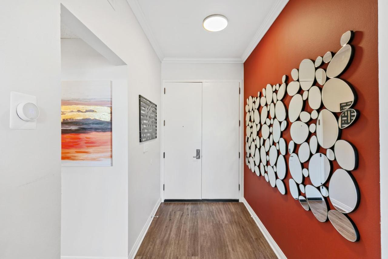 Beverly Hills 2 Bed 2 Bath Penthouse With Den And Parking 414 Los Angeles Eksteriør billede