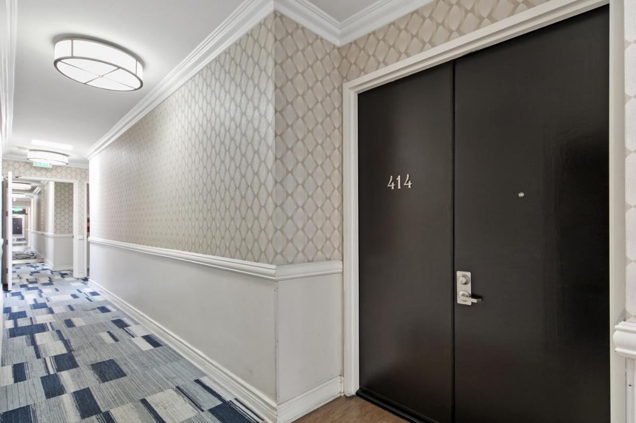 Beverly Hills 2 Bed 2 Bath Penthouse With Den And Parking 414 Los Angeles Eksteriør billede