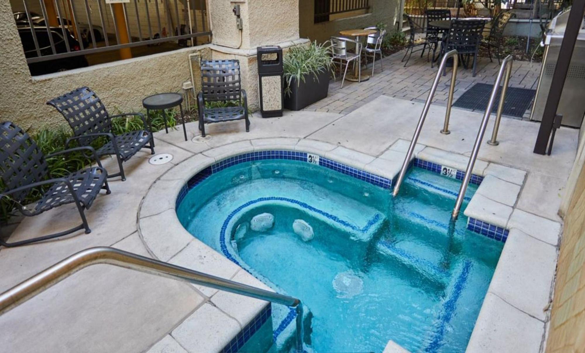 Beverly Hills 2 Bed 2 Bath Penthouse With Den And Parking 414 Los Angeles Eksteriør billede